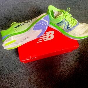 Brand New Never Worn New Balance FuelCell Size 9.5.